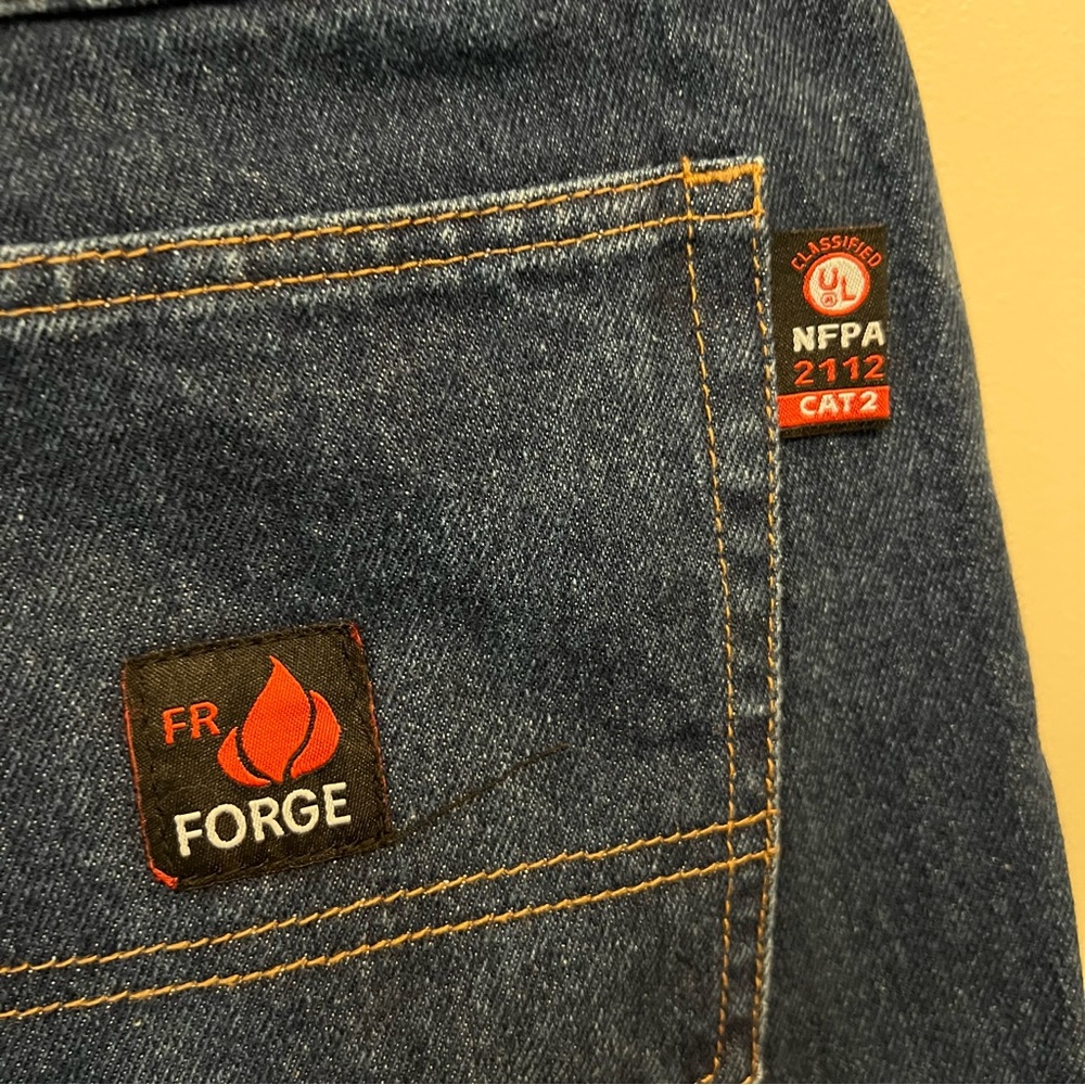 SOLD Men's Forge FR Flame Resistant Work Jeans Dark Wash Bootcut Size 38X30 - Picture 3 of 7